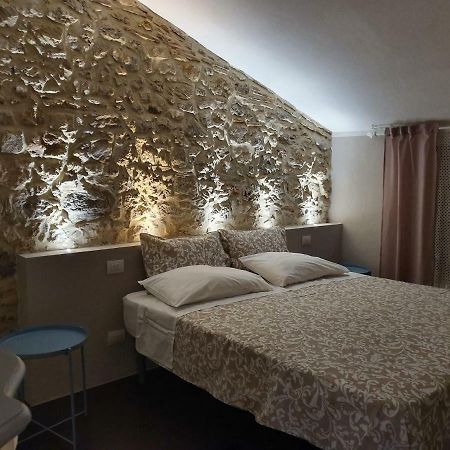 Bed and Breakfast Lo Scarabeo Casale di Pari Екстер'єр фото