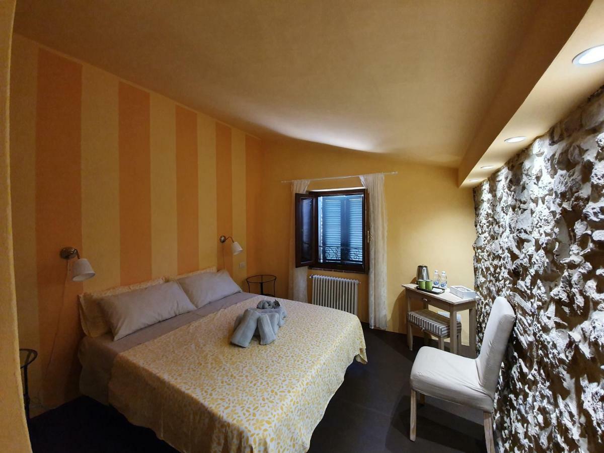 Bed and Breakfast Lo Scarabeo Casale di Pari Екстер'єр фото